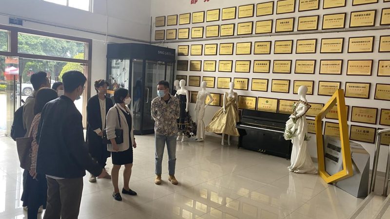 小商品直播代运营，如何构建高效策略？**
